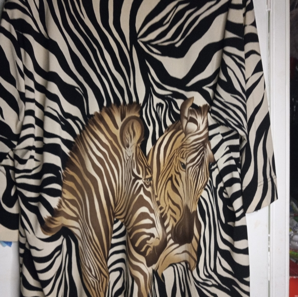 Women's over shirt with zebras sequined...beautiful beautiful shirt.... - Picture 5 of 6